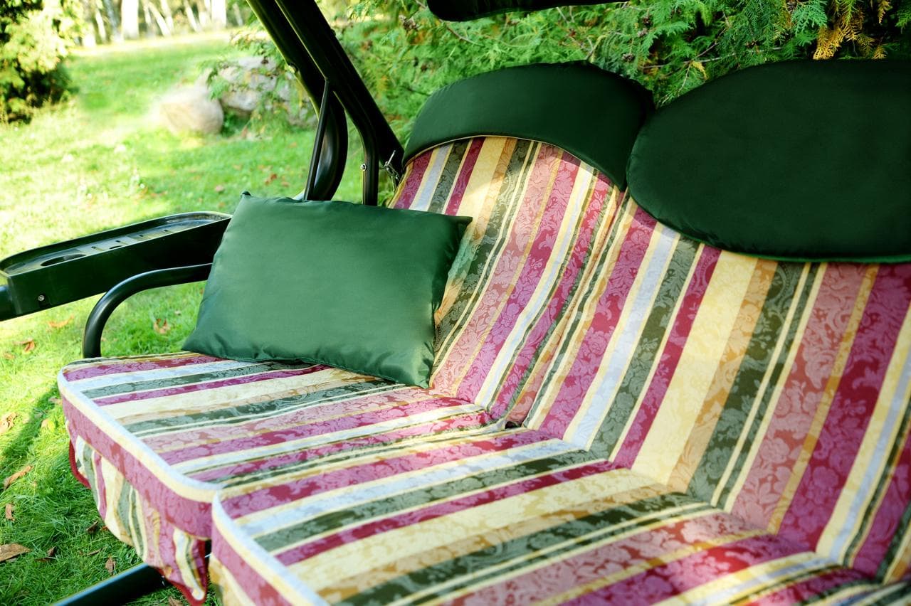Садовые качели "Мастак" — крепкие, вместительные, с возможностью раскладывания в лежачее положение.